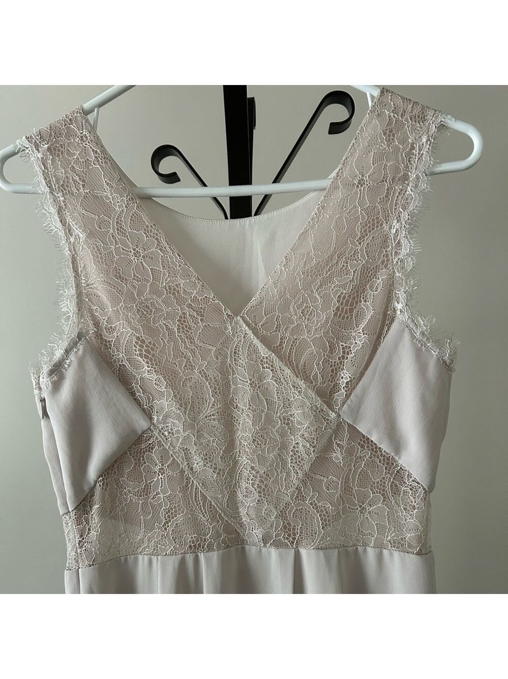 BCBG MaxAzria Maud Lace Back Sleeveless Dress, Size 4, Colour Cloud Grey. - Picture 8 of 9